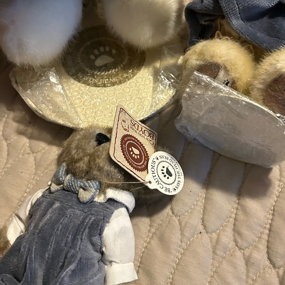 Boyds Collection T.J.'s Best Dressed Box - Picture 12 of 14